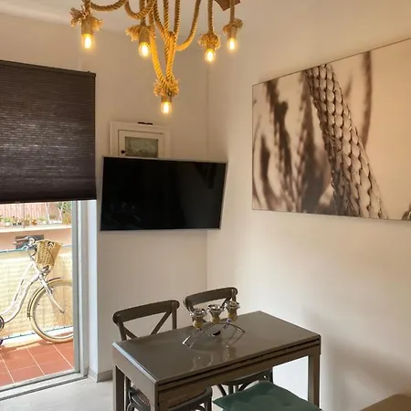 3 Minuti A Piedi Dal Mare Parking & Wifi Included Fiumaretta , Apartamento *