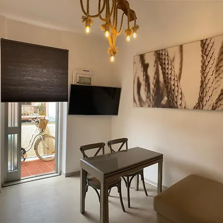 Apartamento 3 Minuti A Piedi Dal Mare Parking & Wifi Included Fiumaretta ,