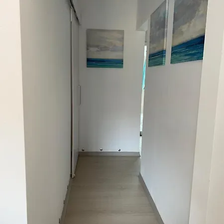 Apartamento 3 Minuti A Piedi Dal Mare Parking & Wifi Included Fiumaretta ,
