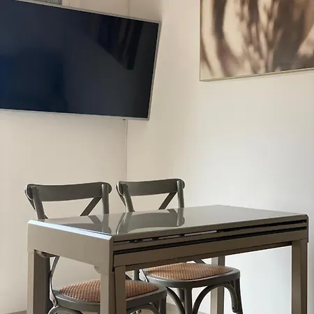 3 Minuti A Piedi Dal Mare Parking & Wifi Included Fiumaretta , Апартаменты